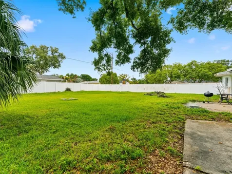 2109 W Erna Drive Tampa FL 33603