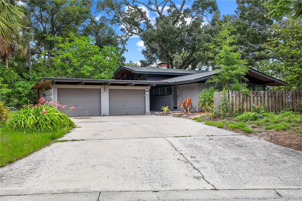 10134 White Trout Lane Tampa FL 33618