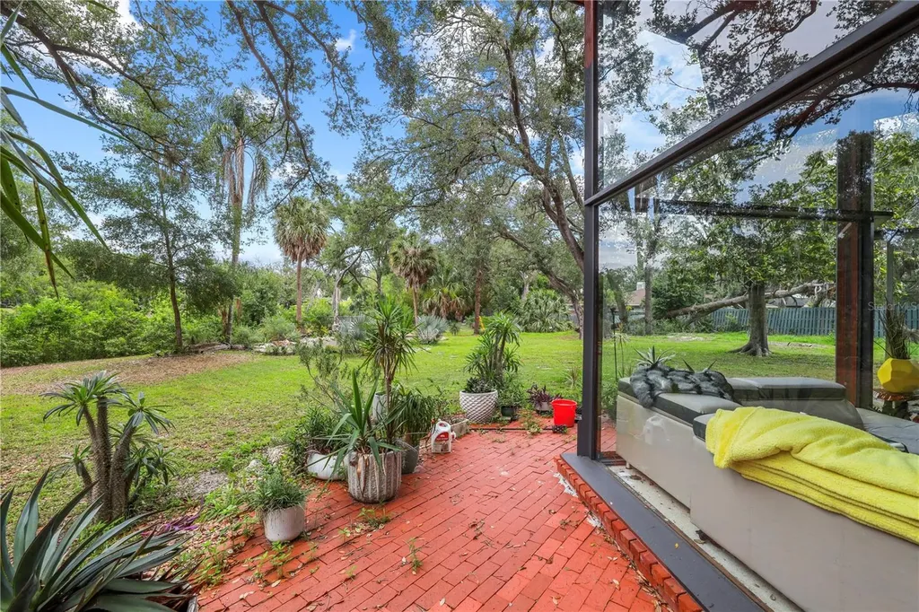 10134 White Trout Lane Tampa FL 33618