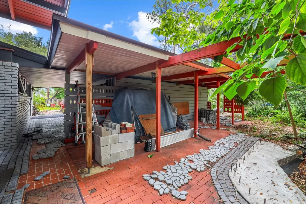 10134 White Trout Lane Tampa FL 33618