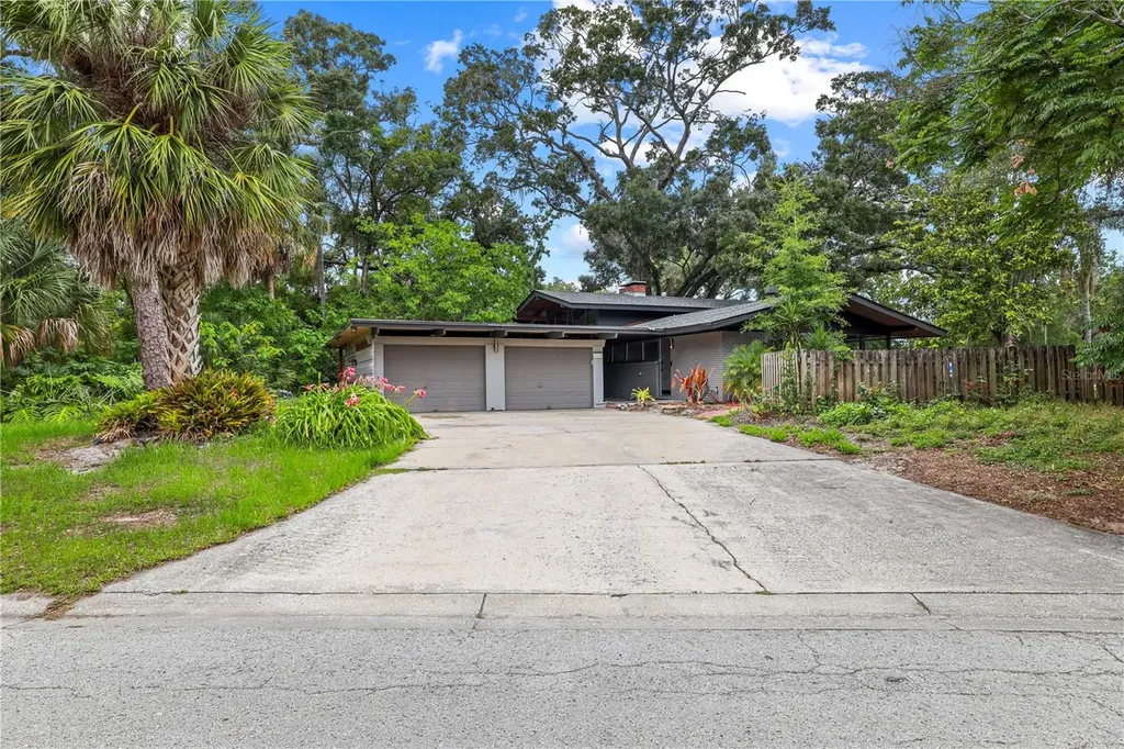 10134 White Trout Lane Tampa FL 33618