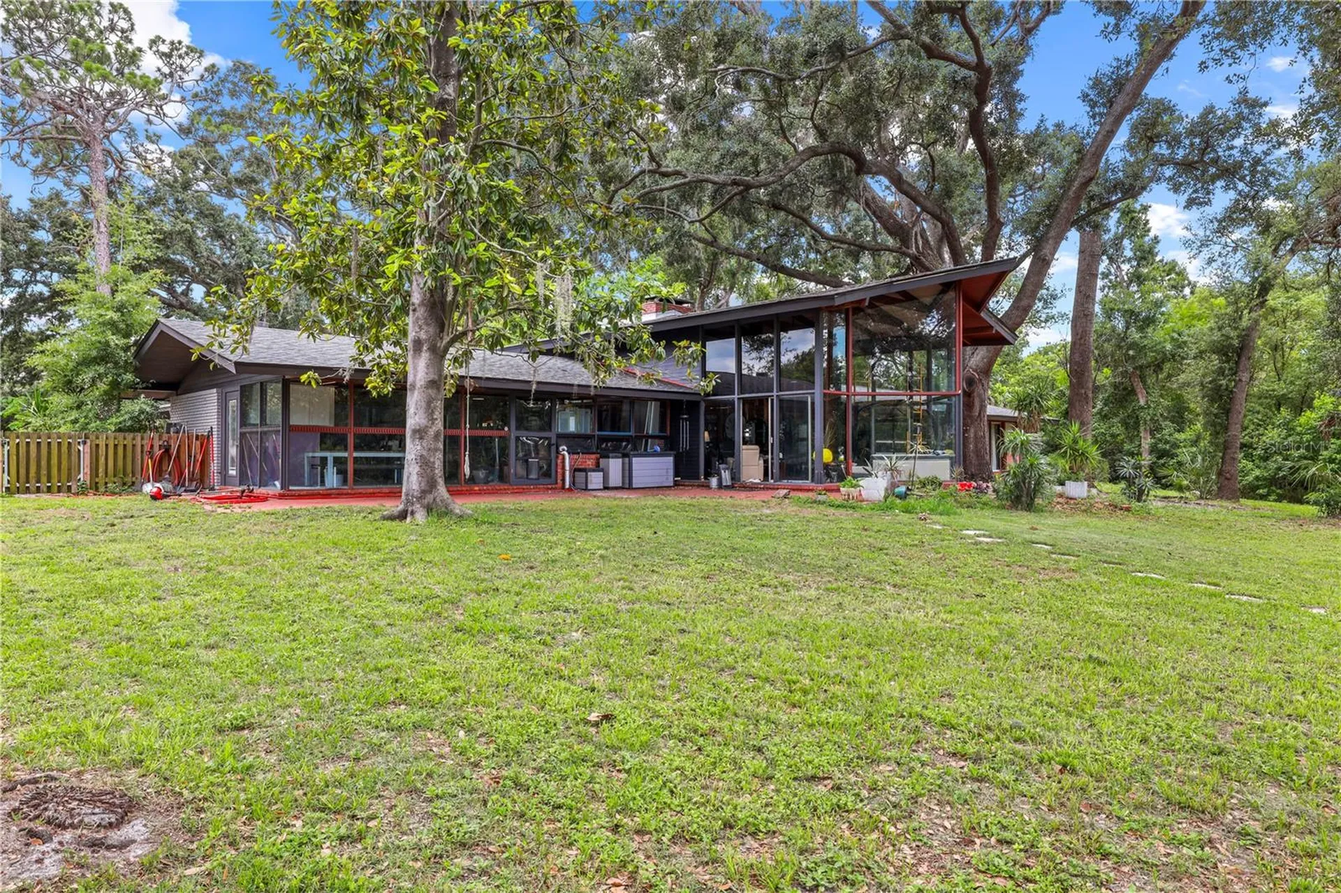 10134 White Trout Lane Tampa FL 33618