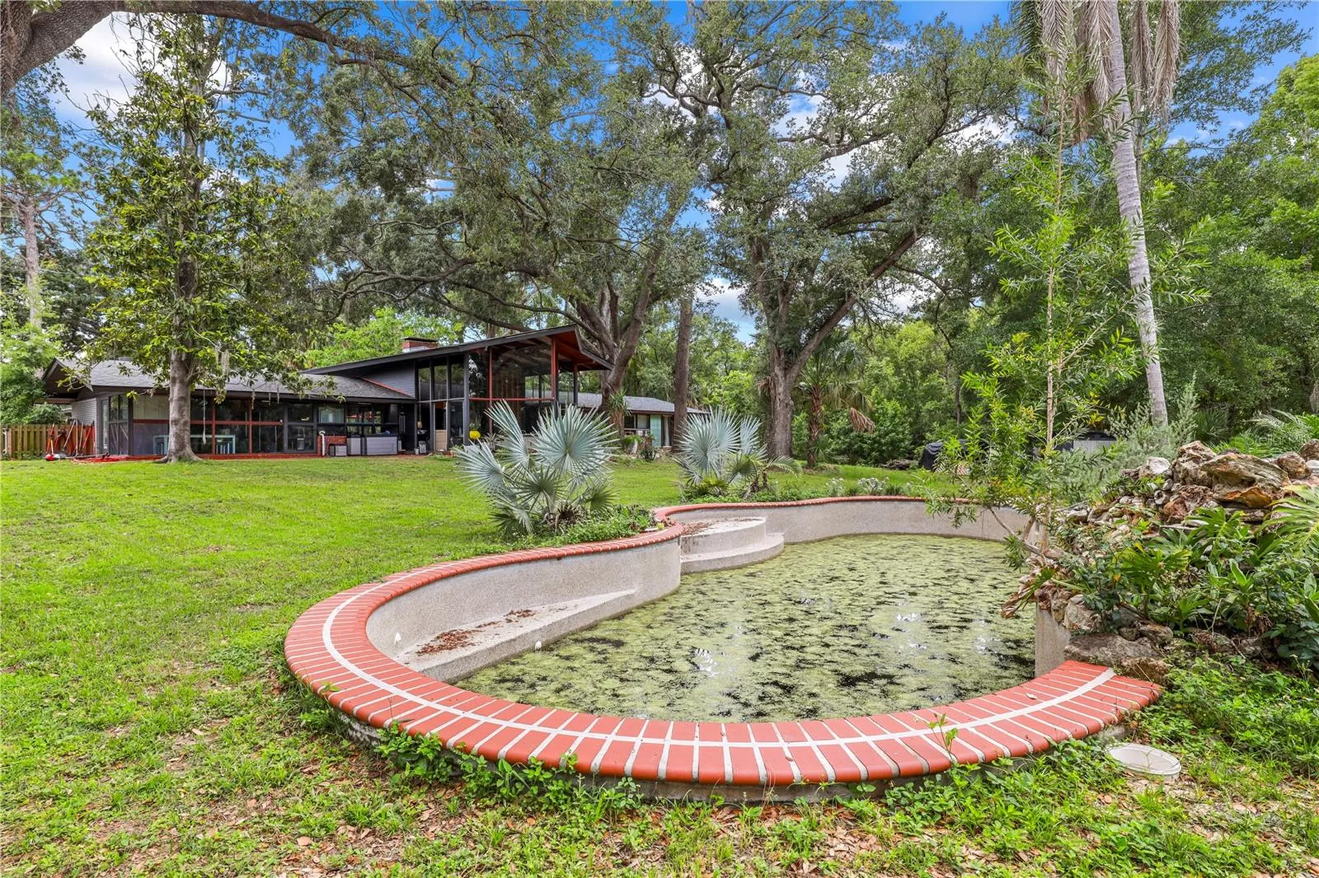 10134 White Trout Lane Tampa FL 33618