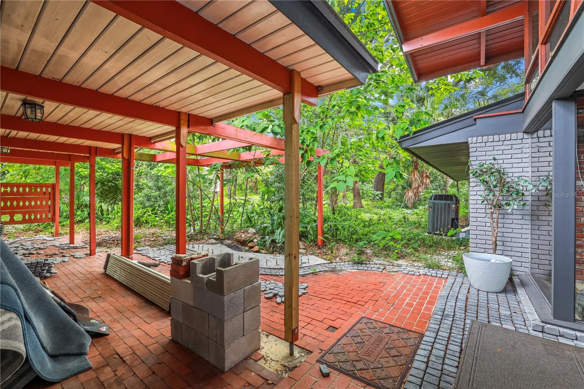 10134 White Trout Lane Tampa FL 33618