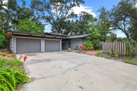 10134 White Trout Lane Tampa FL 33618