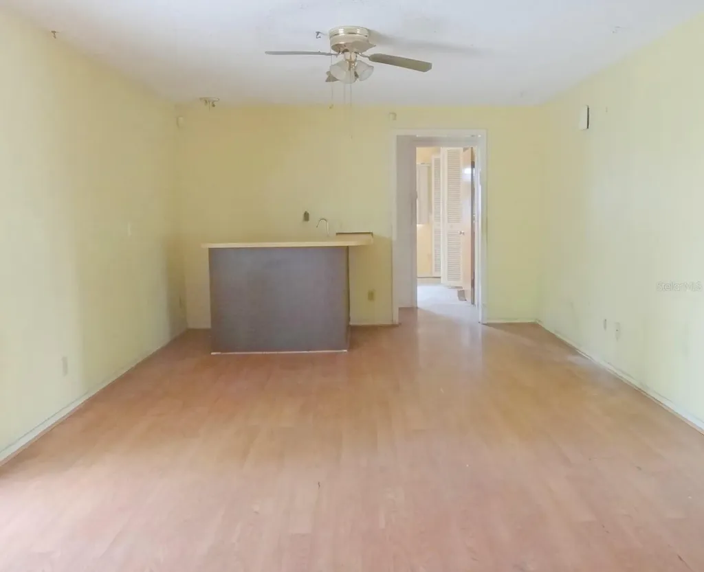 1913 Kings Highway Clearwater FL 33755