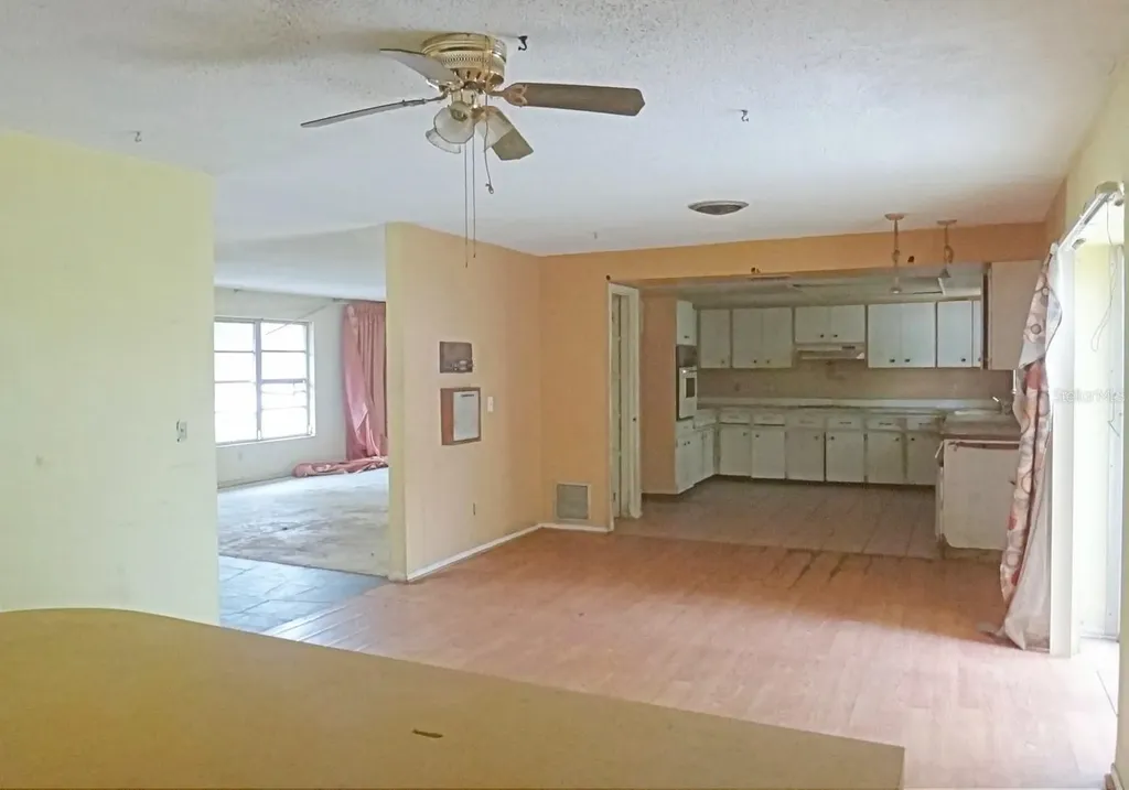 1913 Kings Highway Clearwater FL 33755