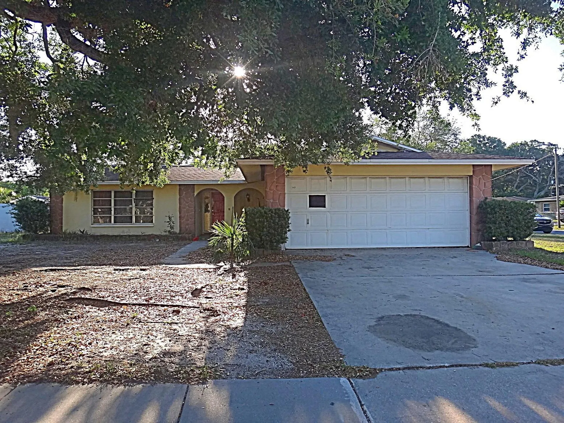 1913 Kings Highway Clearwater FL 33755