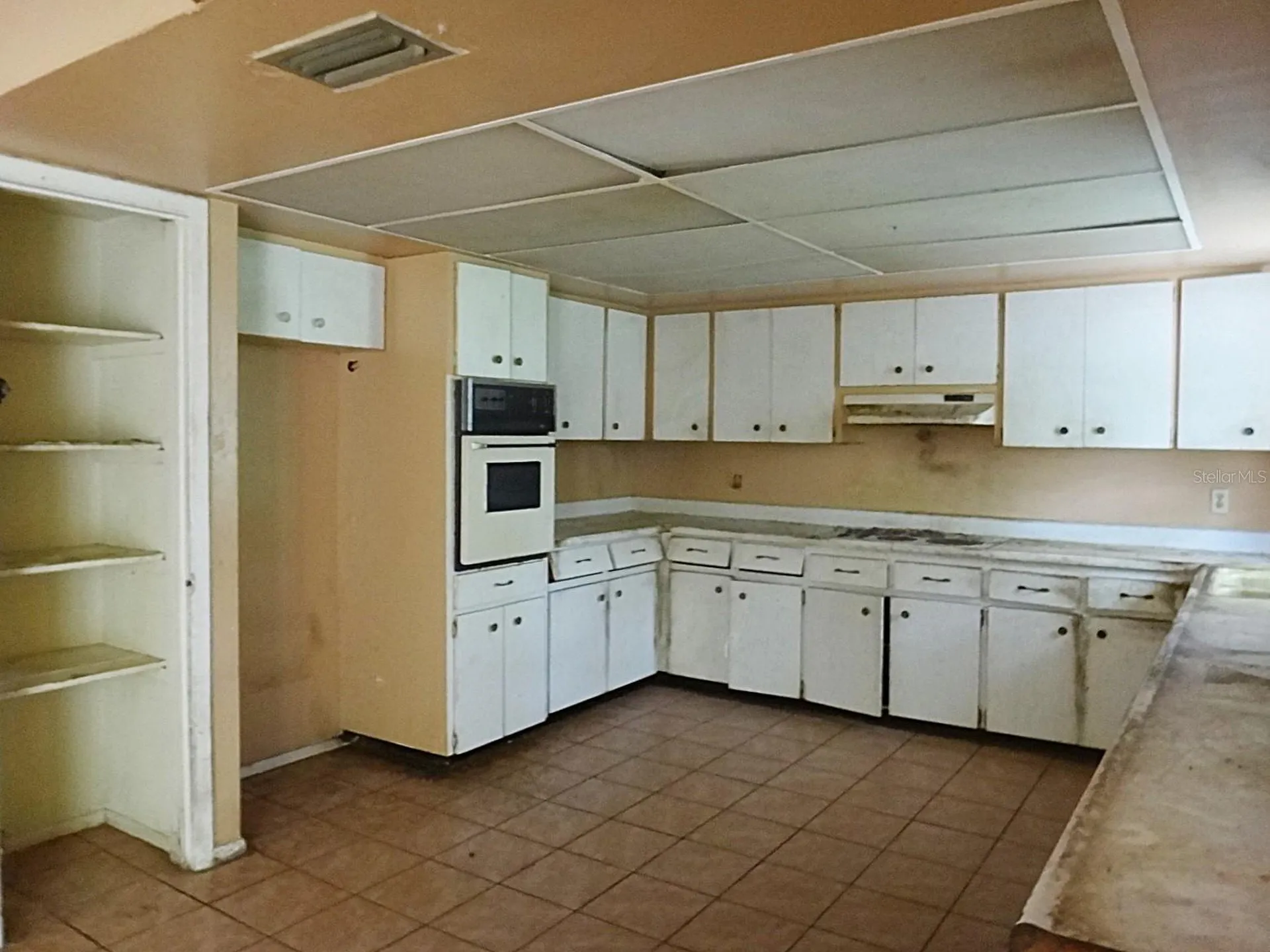 1913 Kings Highway Clearwater FL 33755