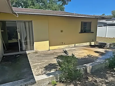 1913 Kings Highway Clearwater FL 33755