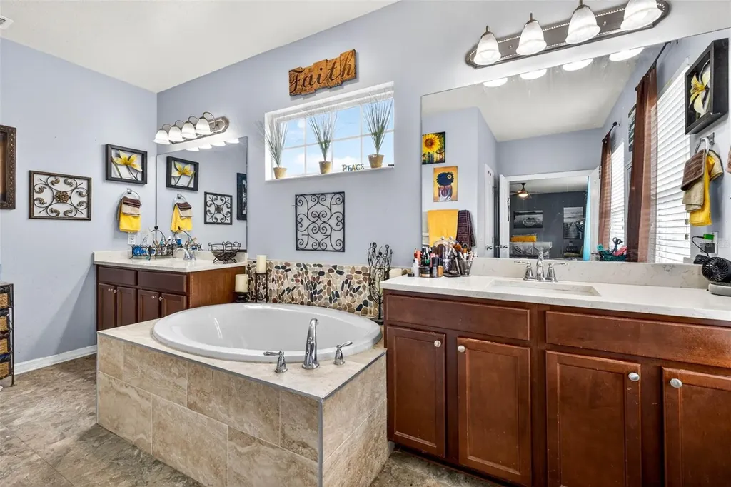 11531 Tangle Branch Lane Gibsonton FL 33534