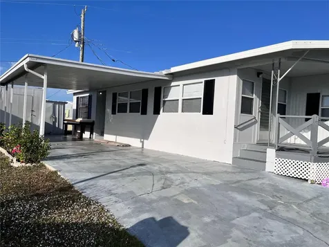 207 51st Avenue Plaza W Bradenton FL 34207