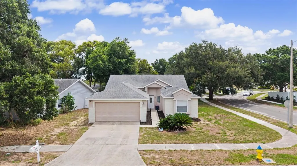 655 Sand Ridge Drive Valrico FL 33594