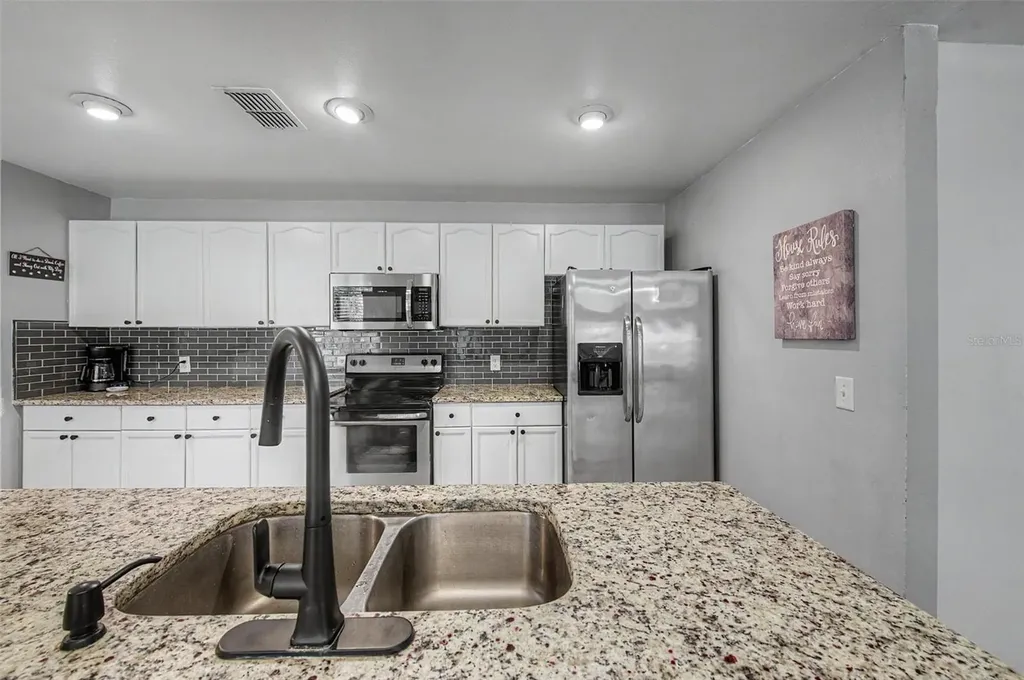 655 Sand Ridge Drive Valrico FL 33594