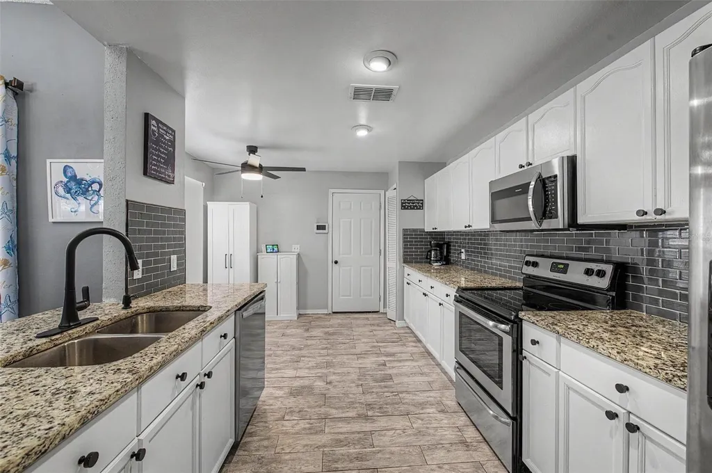 655 Sand Ridge Drive Valrico FL 33594