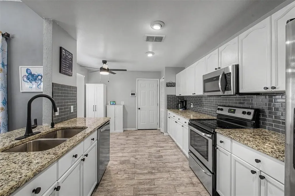 655 Sand Ridge Drive Valrico FL 33594