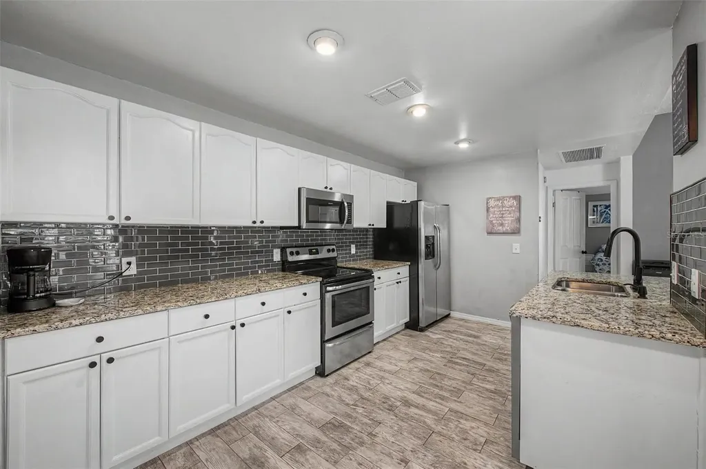 655 Sand Ridge Drive Valrico FL 33594
