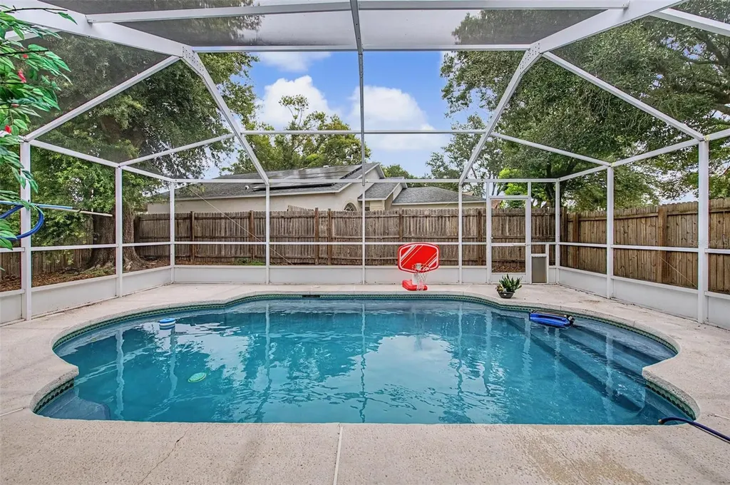 655 Sand Ridge Drive Valrico FL 33594