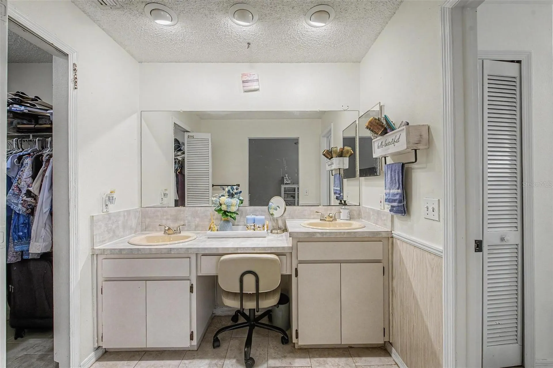 655 Sand Ridge Drive Valrico FL 33594
