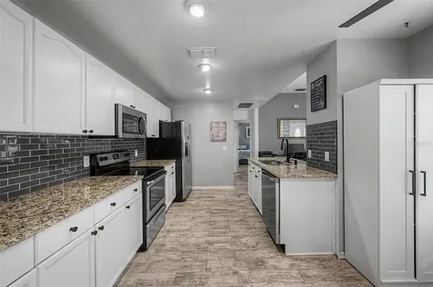 655 Sand Ridge Drive Valrico FL 33594