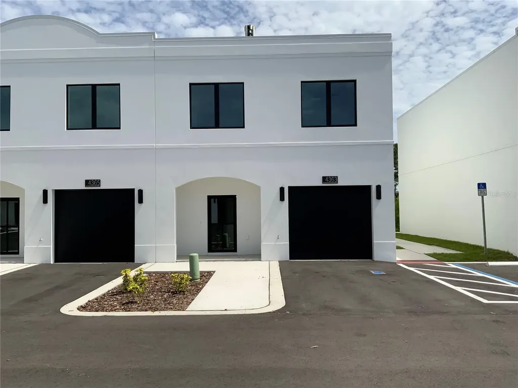 4363 Cambio Gardens Court Tampa FL 33610
