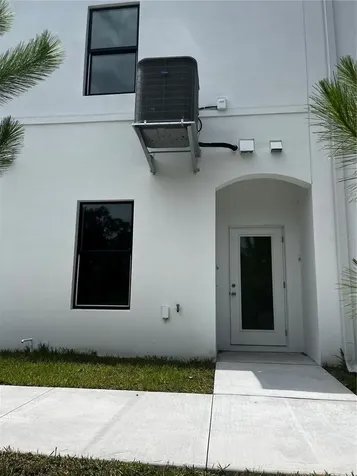 4363 Cambio Gardens Court Tampa FL 33610