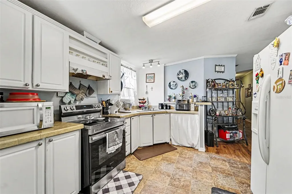 38030 Lawanda Loop Zephyrhills FL 33542