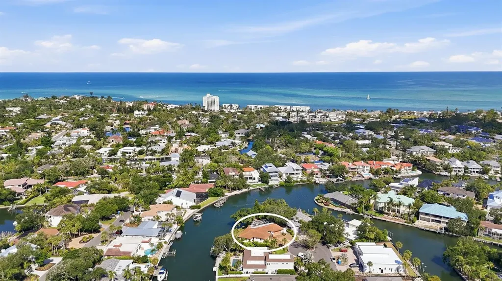 522 Commonwealth Lane Sarasota FL 34242