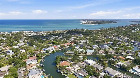 522 Commonwealth Lane Sarasota FL 34242