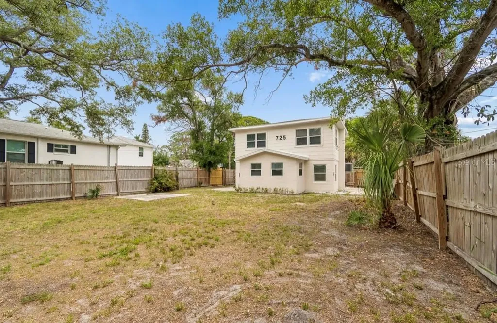 725 21st Avenue S St Petersburg FL 33705