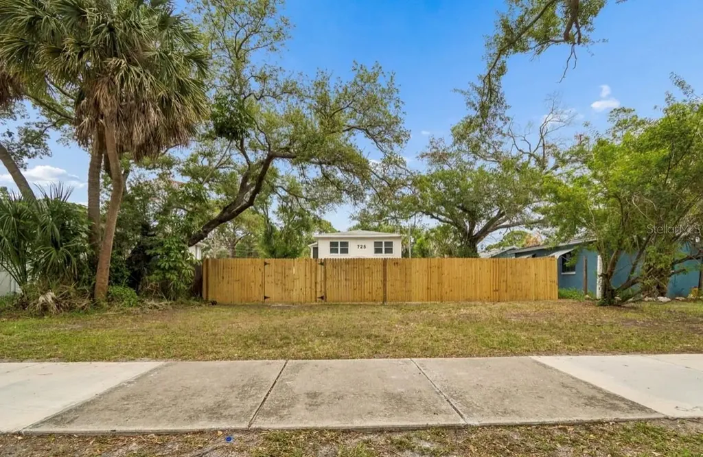 725 21st Avenue S St Petersburg FL 33705
