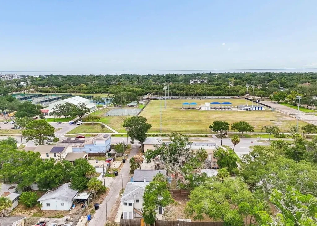725 21st Avenue S St Petersburg FL 33705