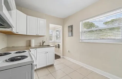 725 21st Avenue S St Petersburg FL 33705