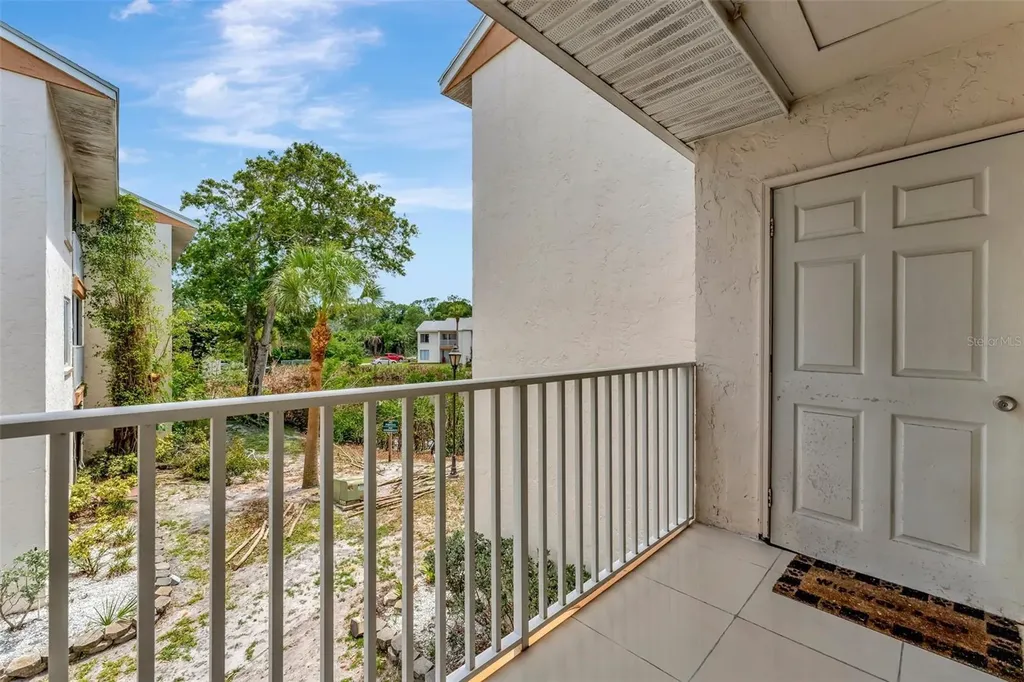 592 100th Avenue N St Petersburg FL 33702