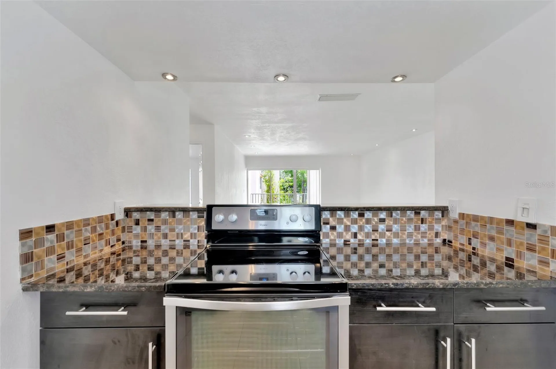 592 100th Avenue N St Petersburg FL 33702