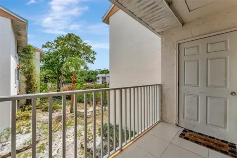 592 100th Avenue N St Petersburg FL 33702