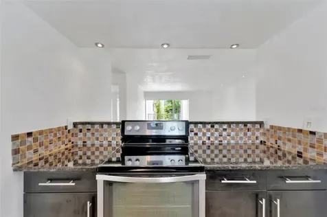 592 100th Avenue N St Petersburg FL 33702