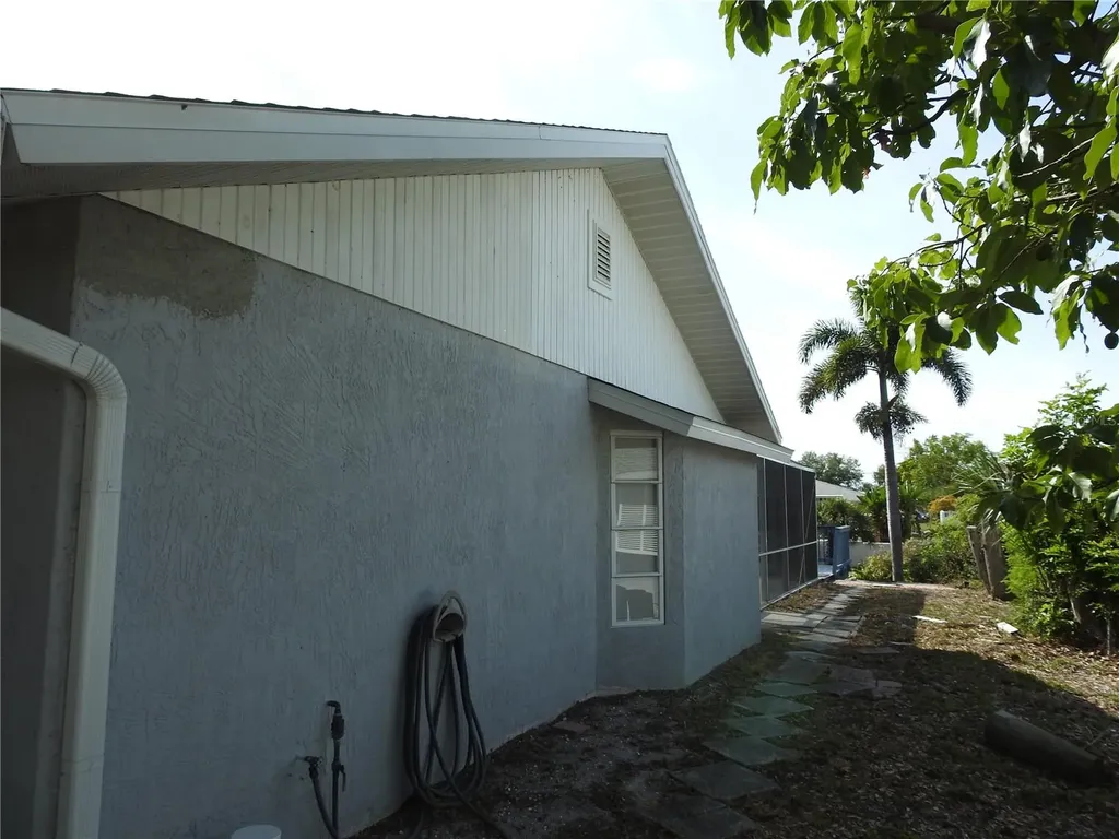 2132 Pennsylvania Avenue Englewood FL 34224