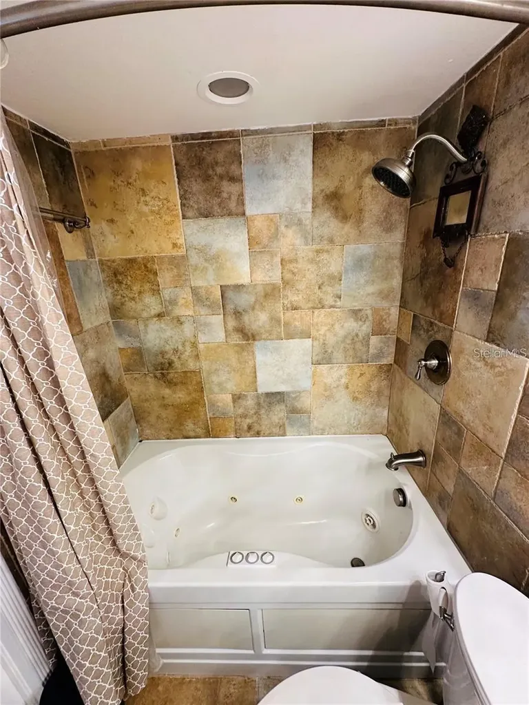 614 Orange Drive Altamonte Springs FL 32701