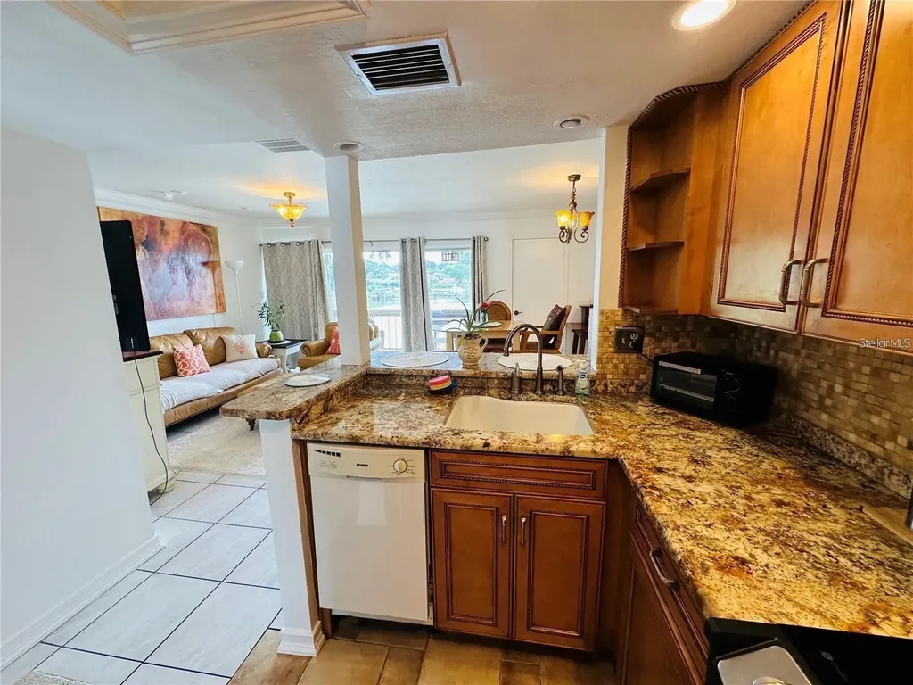 614 Orange Drive Altamonte Springs FL 32701