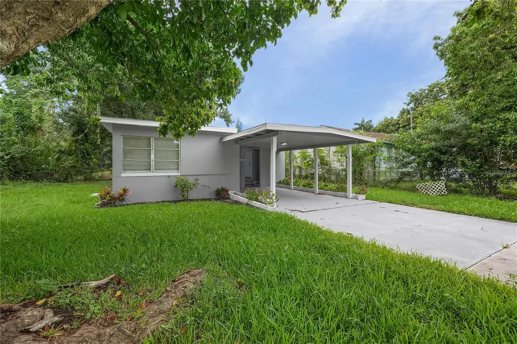 57 Cabana Avenue North Fort Myers FL 33903