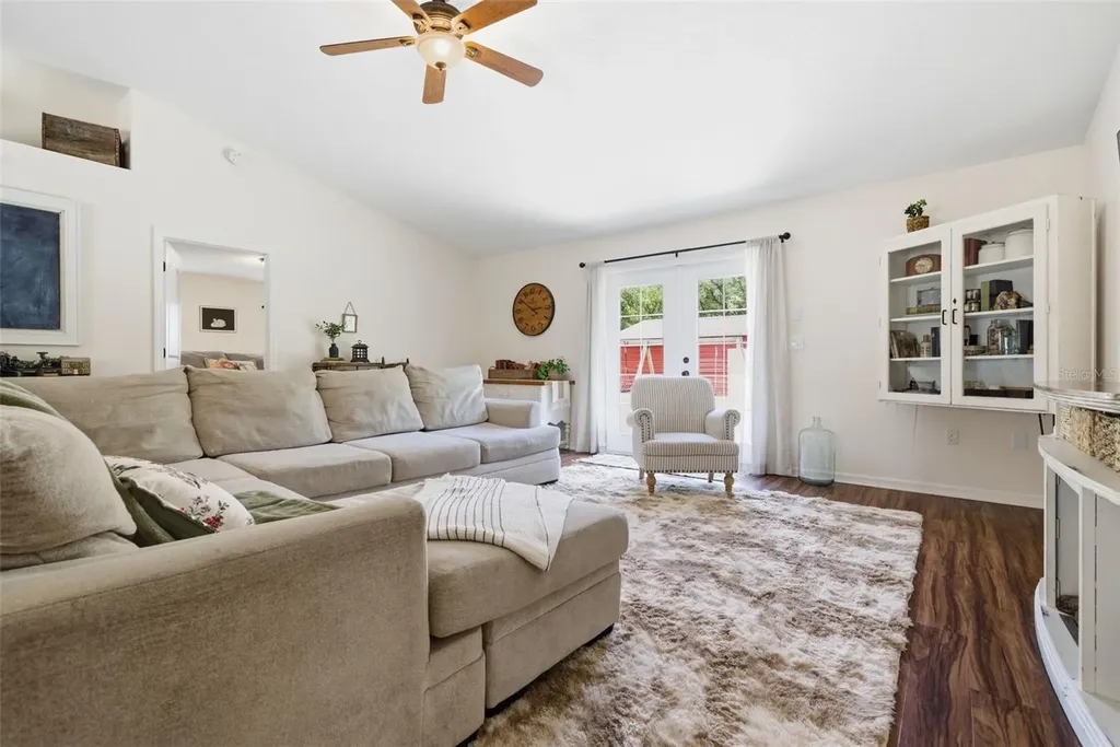 11472 Pine Warbler Avenue Brooksville FL 34614