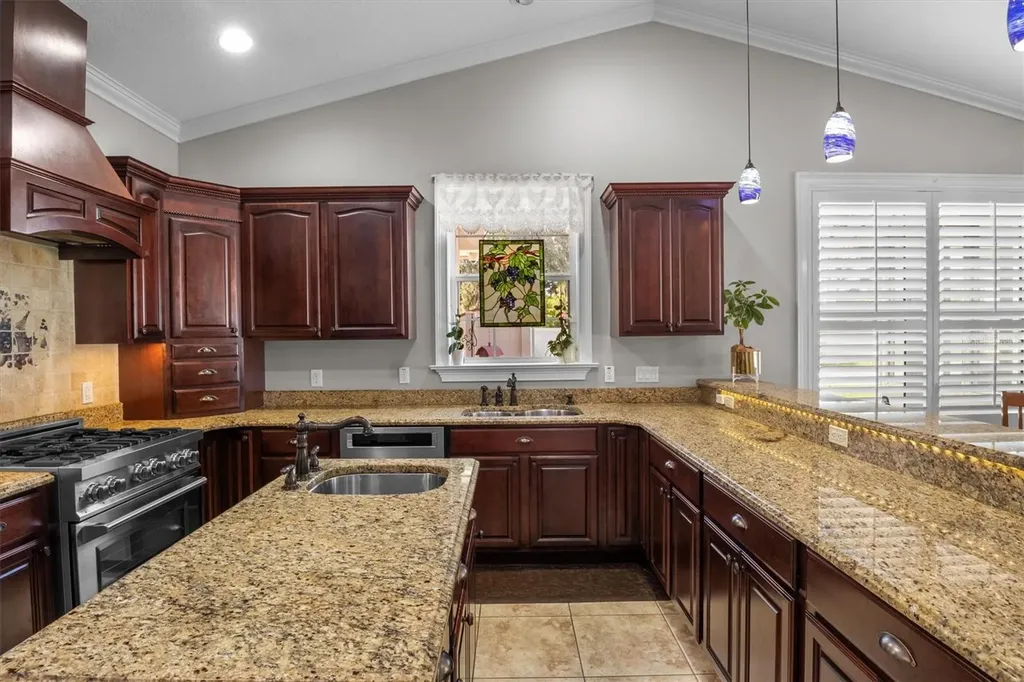 615 N Oak Avenue Fort Meade FL 33841