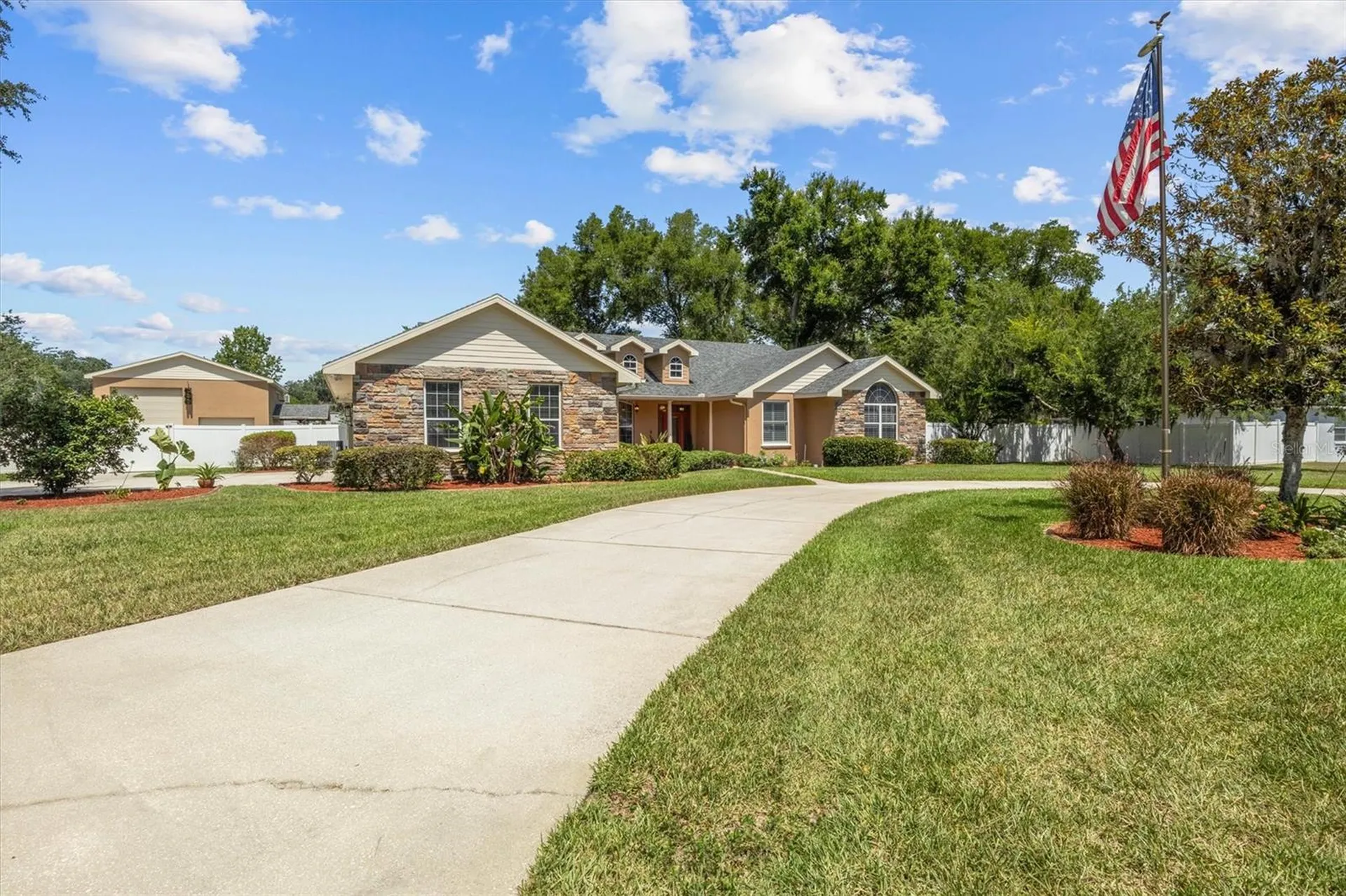 615 N Oak Avenue Fort Meade FL 33841