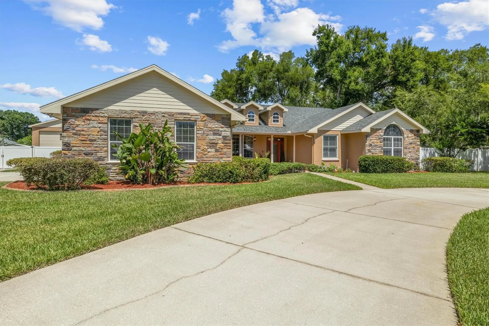 615 N Oak Avenue Fort Meade FL 33841
