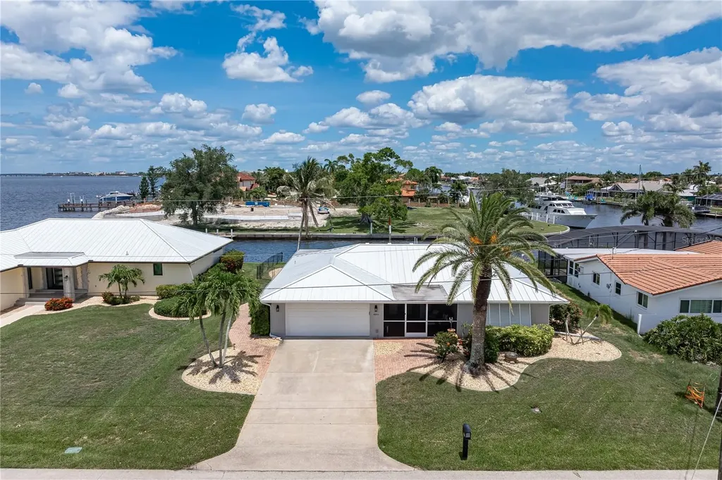 2211 Palm Tree Drive Punta Gorda FL 33950
