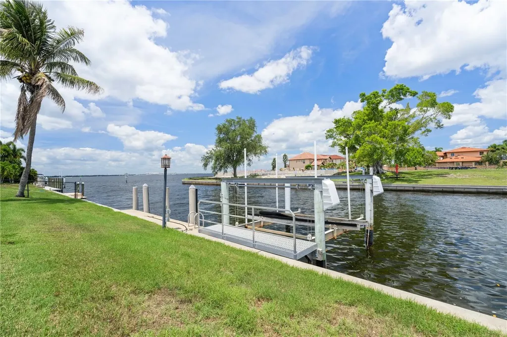 2211 Palm Tree Drive Punta Gorda FL 33950