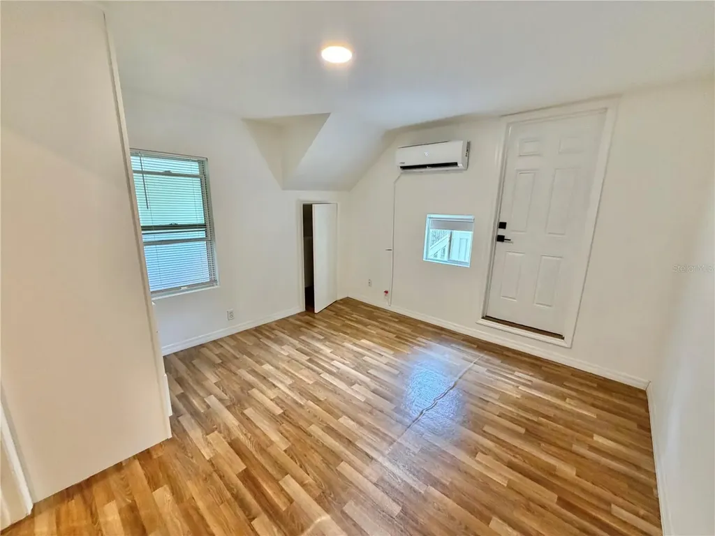 819 11th Street N St Petersburg FL 33705