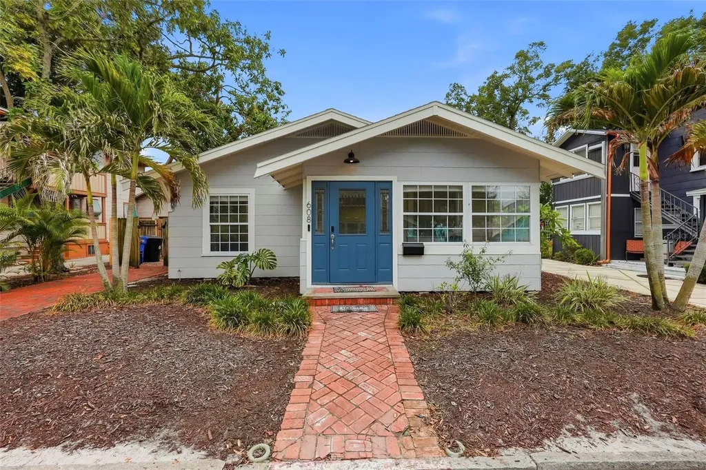 608 Kirkwood Terrace N St Petersburg FL 33701