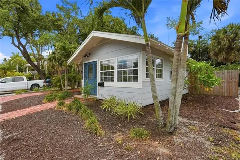 608 Kirkwood Terrace N St Petersburg FL 33701